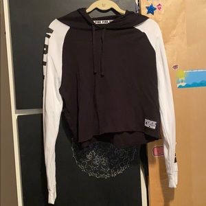 PINK  Victoria’s Secret long sleeve cropped shirt